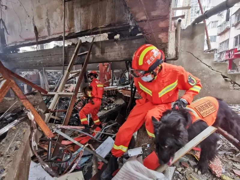 十堰爆炸事故，已致25人死亡！国务院安委会挂牌督办，公安部、湖北省连夜开会…